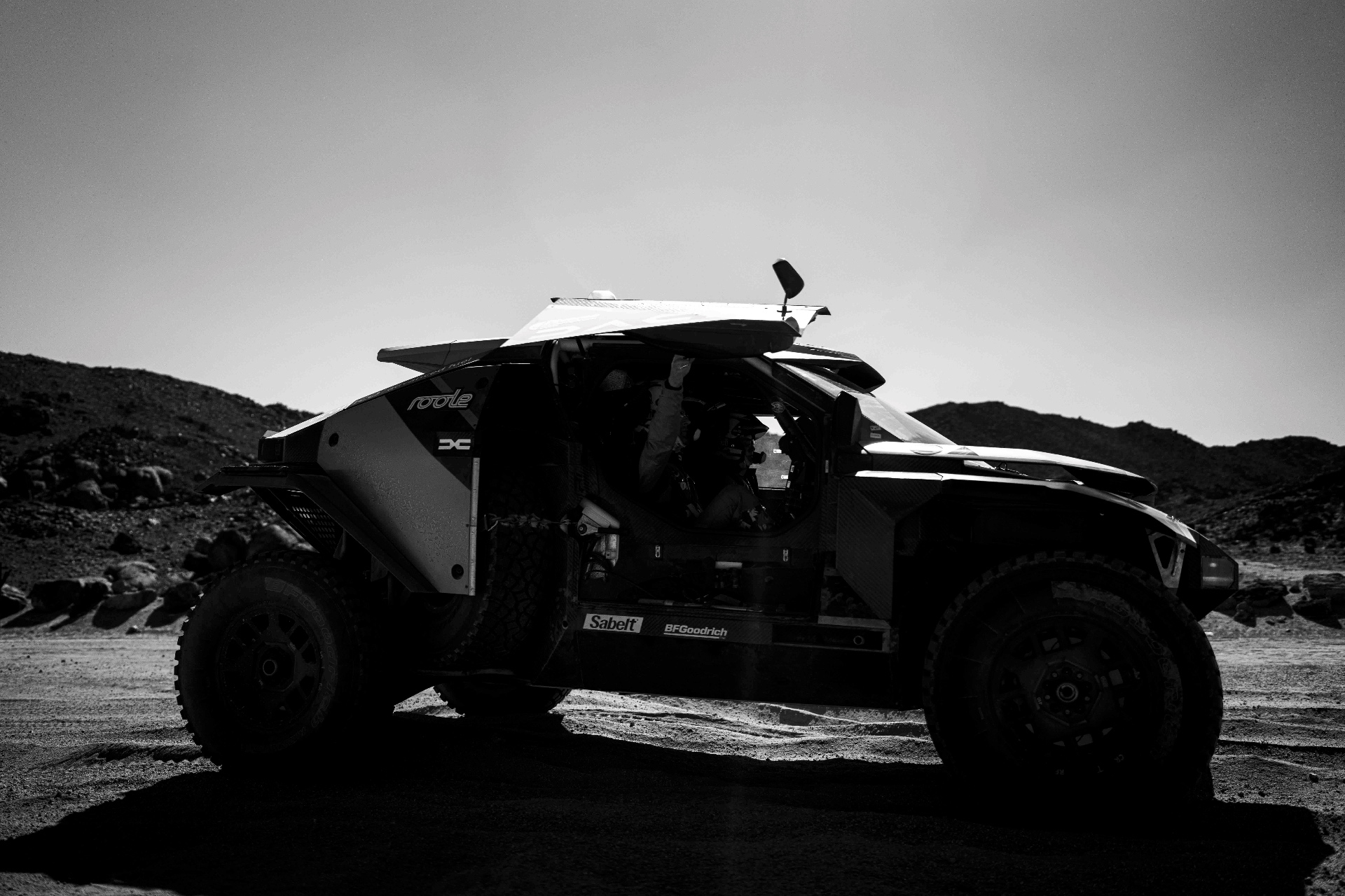 Dacia Sandriders in black and white